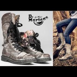 Dr. (Doc) Martens Triumph 1914 W - Size US 8/EU 39